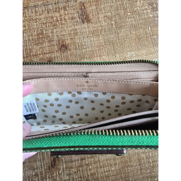 Kate Spade Wallet with lots of interior card slots - Picture 12 of 12